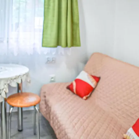1 Bedroom In Apartment